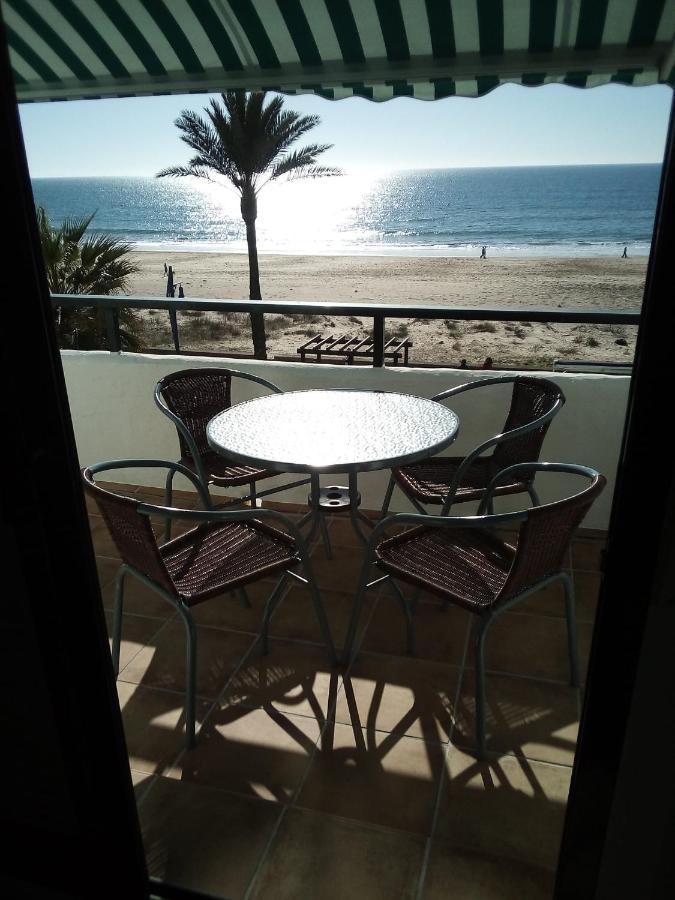 Primera linea de playa Barrosamar Chiclana de la Frontera Bagian luar foto
